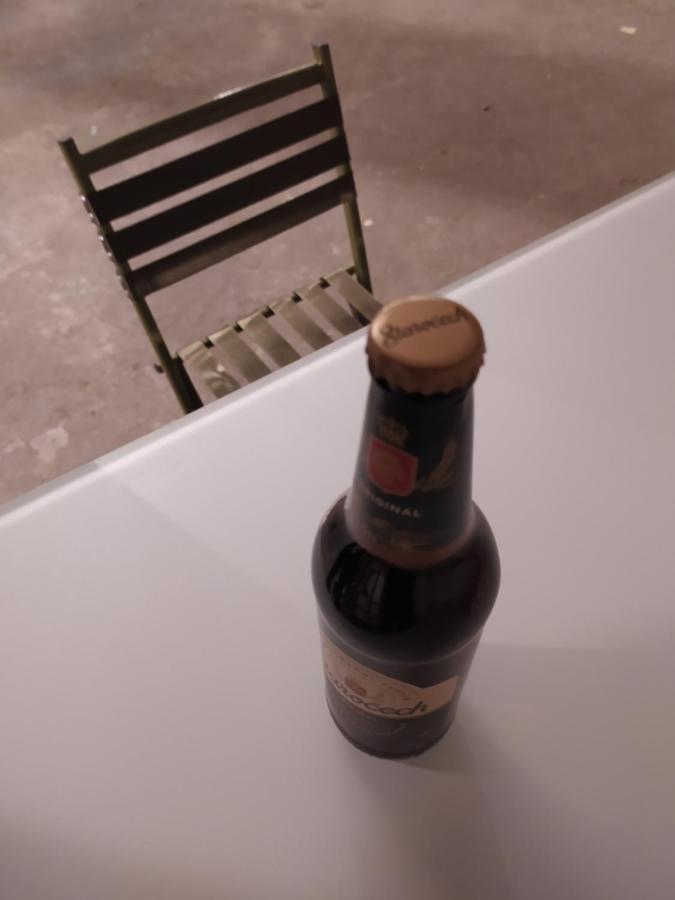 Wine And Beer Club House Cellar With Ping Pong, Karaoke, Board Games, Lan Party, Bike Lending Cool Service * Praha